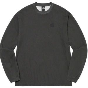Supreme The North Face Pigment
Printed L/S Top